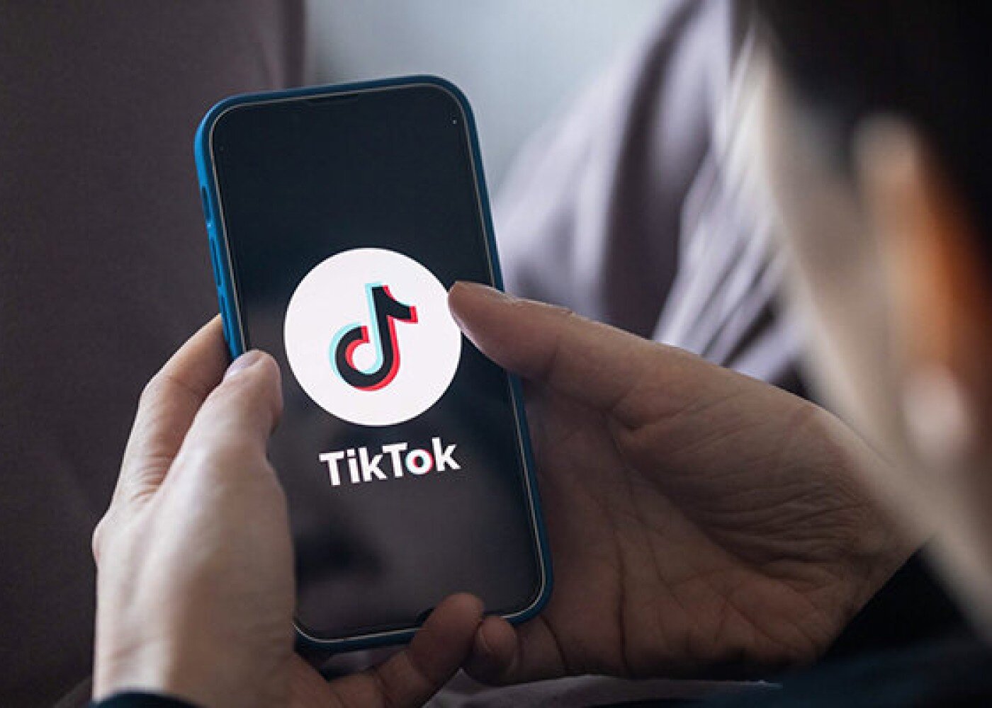 Sahibkarın 70 min manatını mənimsəyib "TikTok"da hədiyyələrə xərclədi