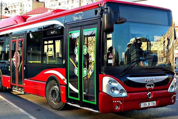 Sərnişinlə mübahisə etdiyi üçün avtobusu sürməkdən imtina edən "BakuBus" sürücüsü CƏZALANDIRILDI