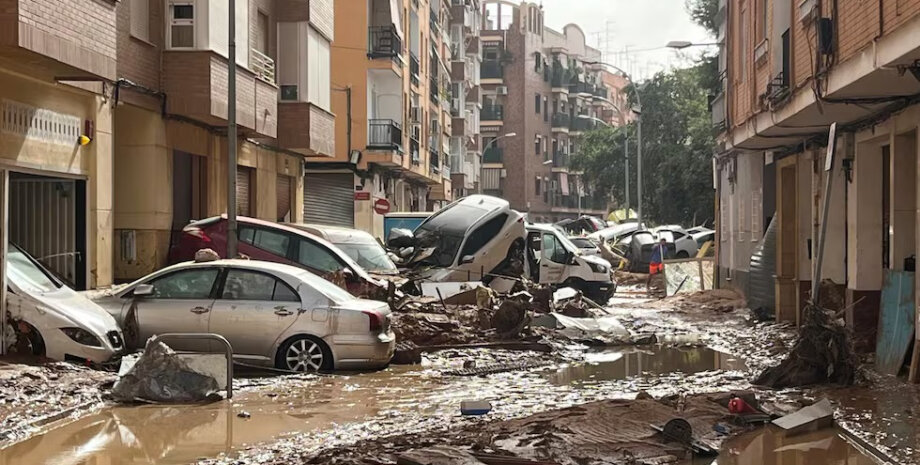 Cənub-Şərqi İspaniya zibillərin çıxarılmasında kömək istəyir- FOTO