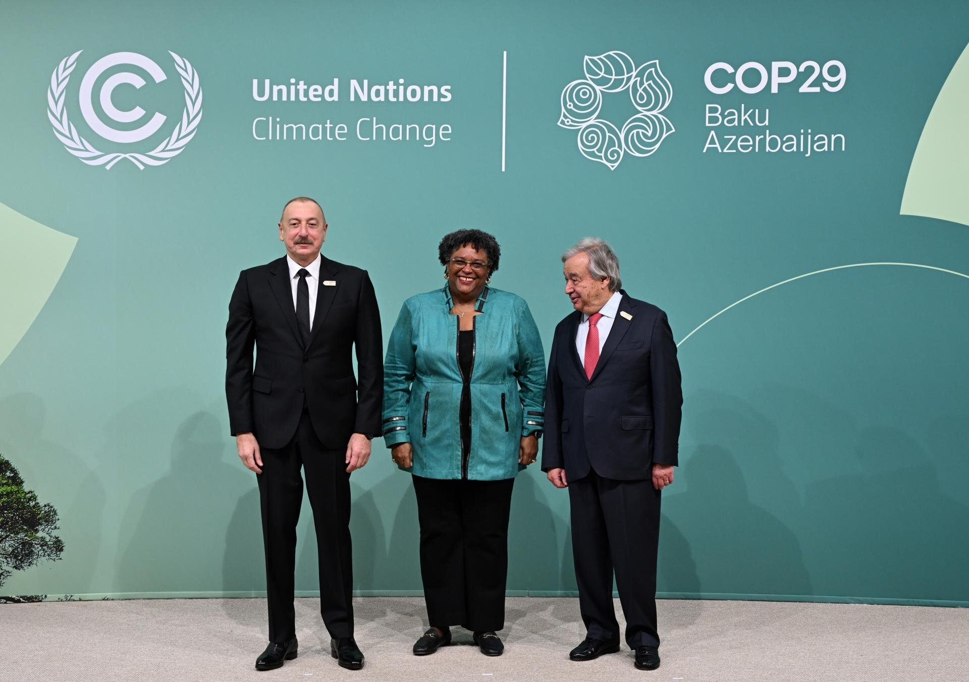 COP29-un Liderlər Sammitinin iştirakçılarının qarşılanma mərasimi keçirilir