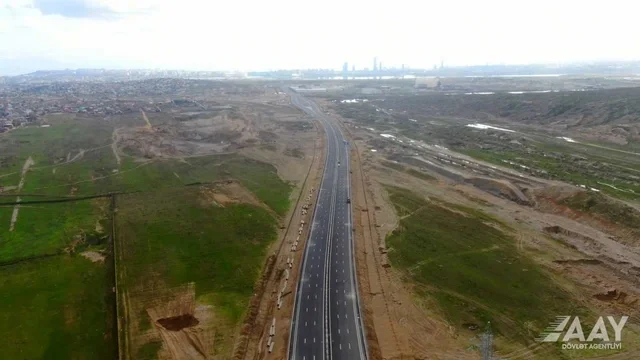 Bakının bu yolu insanlara görün nə yaşadır..