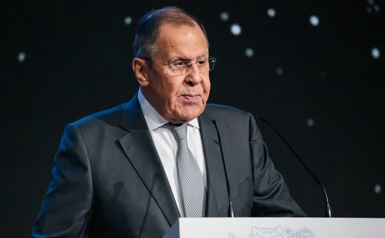 Lavrov Rusiyaya zərbələr endirmək məsələsində NATO-ya xəbərdarlıq etdi