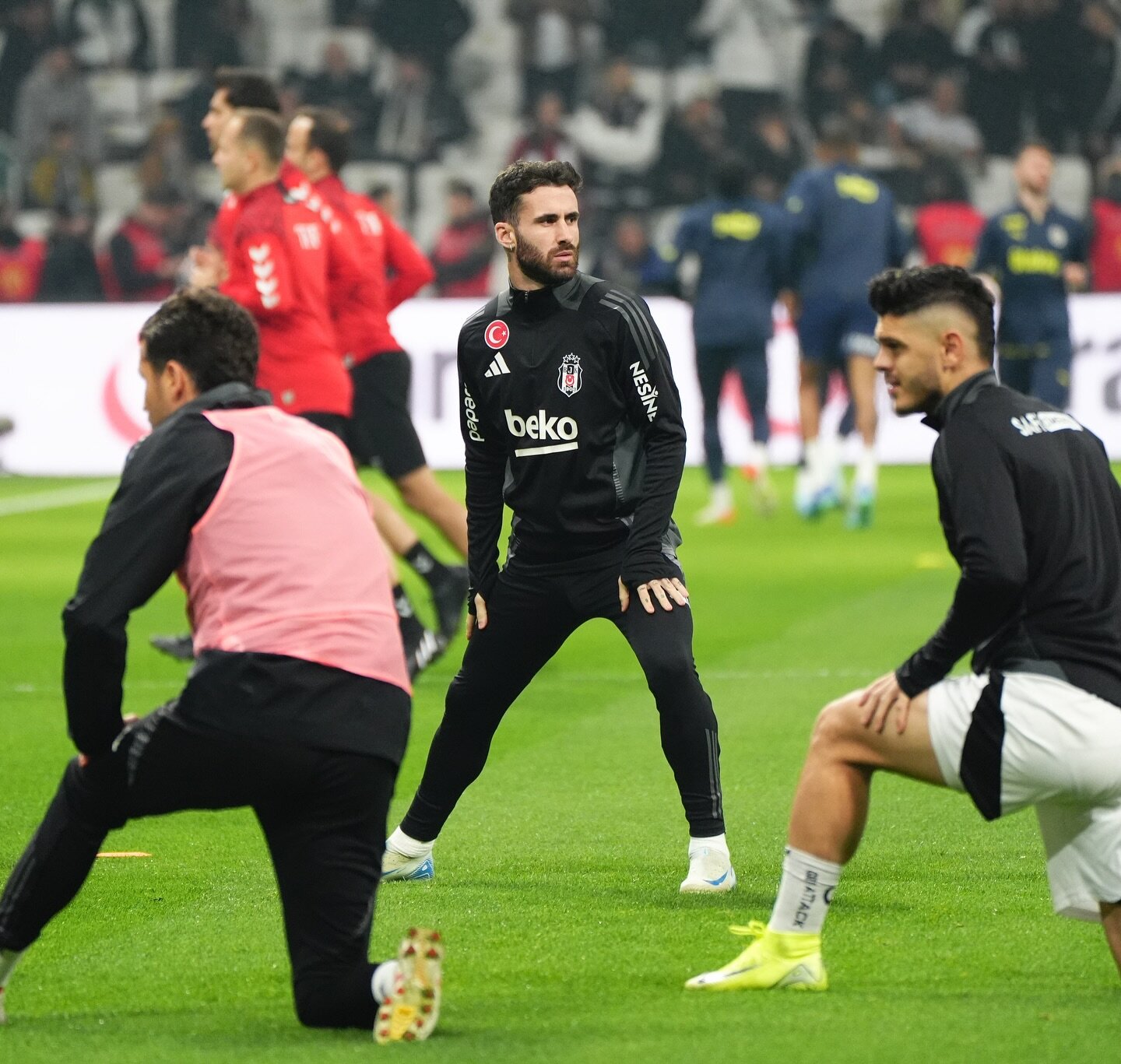 “Beşiktaş” “Fənərbağça”nı məğlub edib