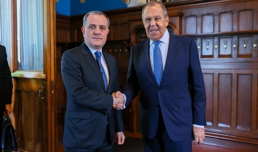 Lavrov və Ceyhun Bayramov təyyarə qəzasını müzakirə etdi