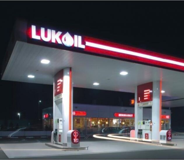 “Lukoil”: Təəssüf ki, intensiv yağan yağışlar nəticəsində benzinə su qarışıb - Sürücülərə dəymiş zərər ödənilməkdədir