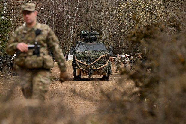 NATO müdafiə xərcləri az olan ölkələrə təzyiq göstərməyə başladı