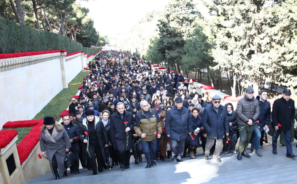 Şəhidlik zirvəsinə ucalan vətən övladlarının əbədi xatirəsi ehtiramla yad edilib