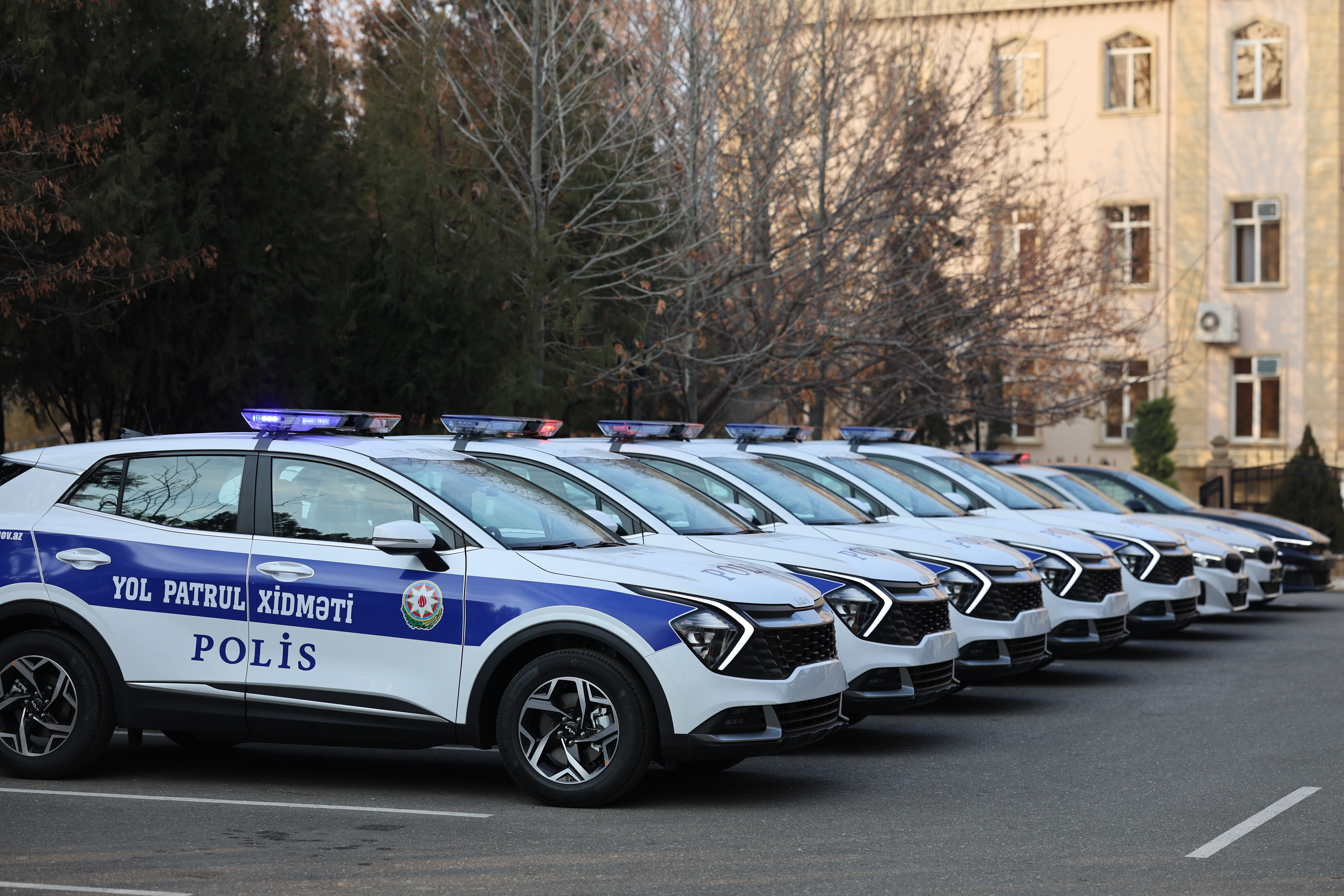 Naxçıvan polisinə yeni maşınlar verildi