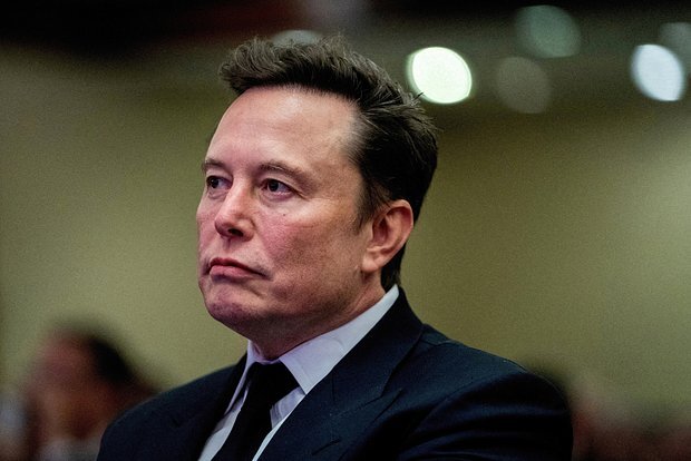 Böyük Britaniya kralı parlamenti buraxmalı və seçkilər təyin etməlidir - Elon Mask