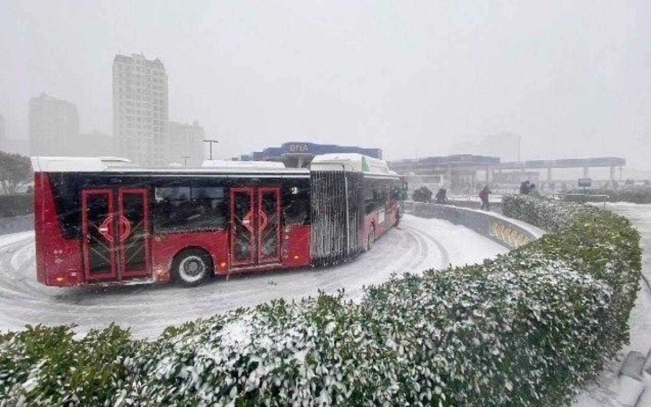 Dünən 40-dan çox avtobus qəzaya uğrayıb