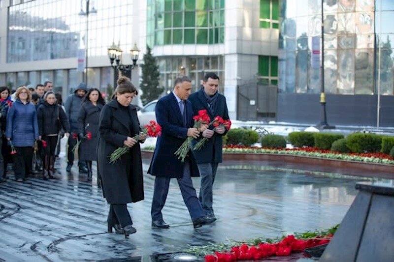 "Veysəloğlu"nun rəhbər heyəti "Ana harayı" abidəsini ziyarət etdi