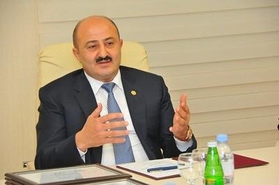 Nazirlik deputatın qohumu ilə anlaşdı: 200 minlik gül alacaq