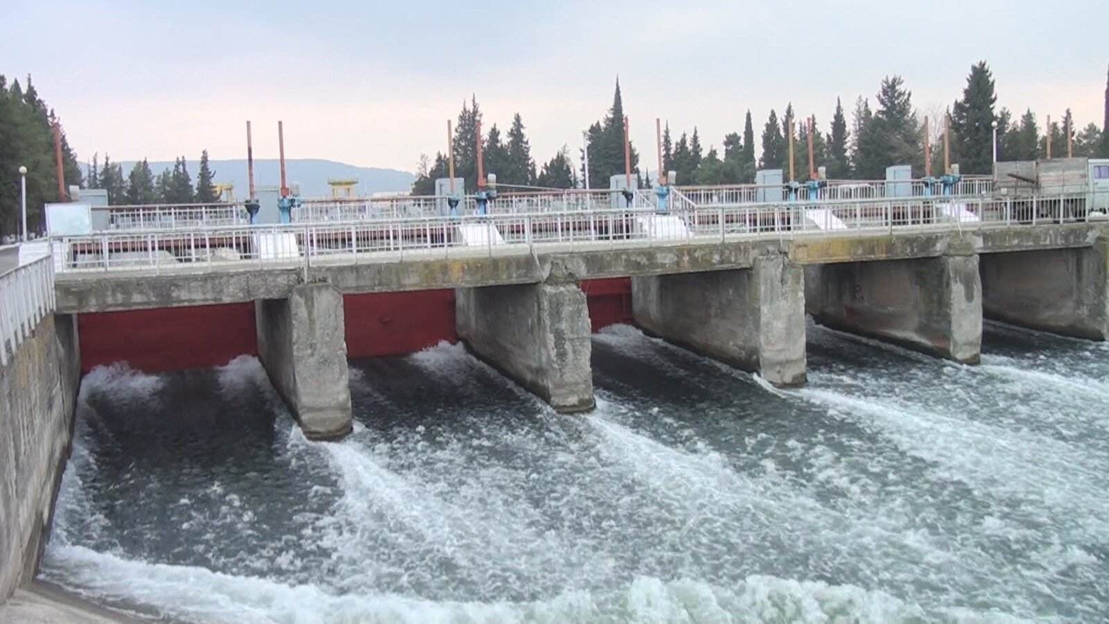 Mil-Muğan Hidroqovşağı 250 min hektara yaxın ərazinin suvarılmasına xidmət edir