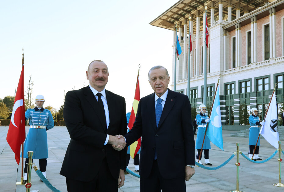 İlham Əliyev Türkiyəyə səfərindən görüntülər paylaşdı