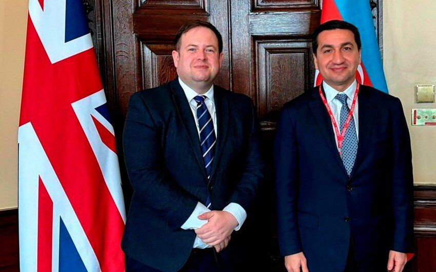 Hikmət Hacıyev Londonda...