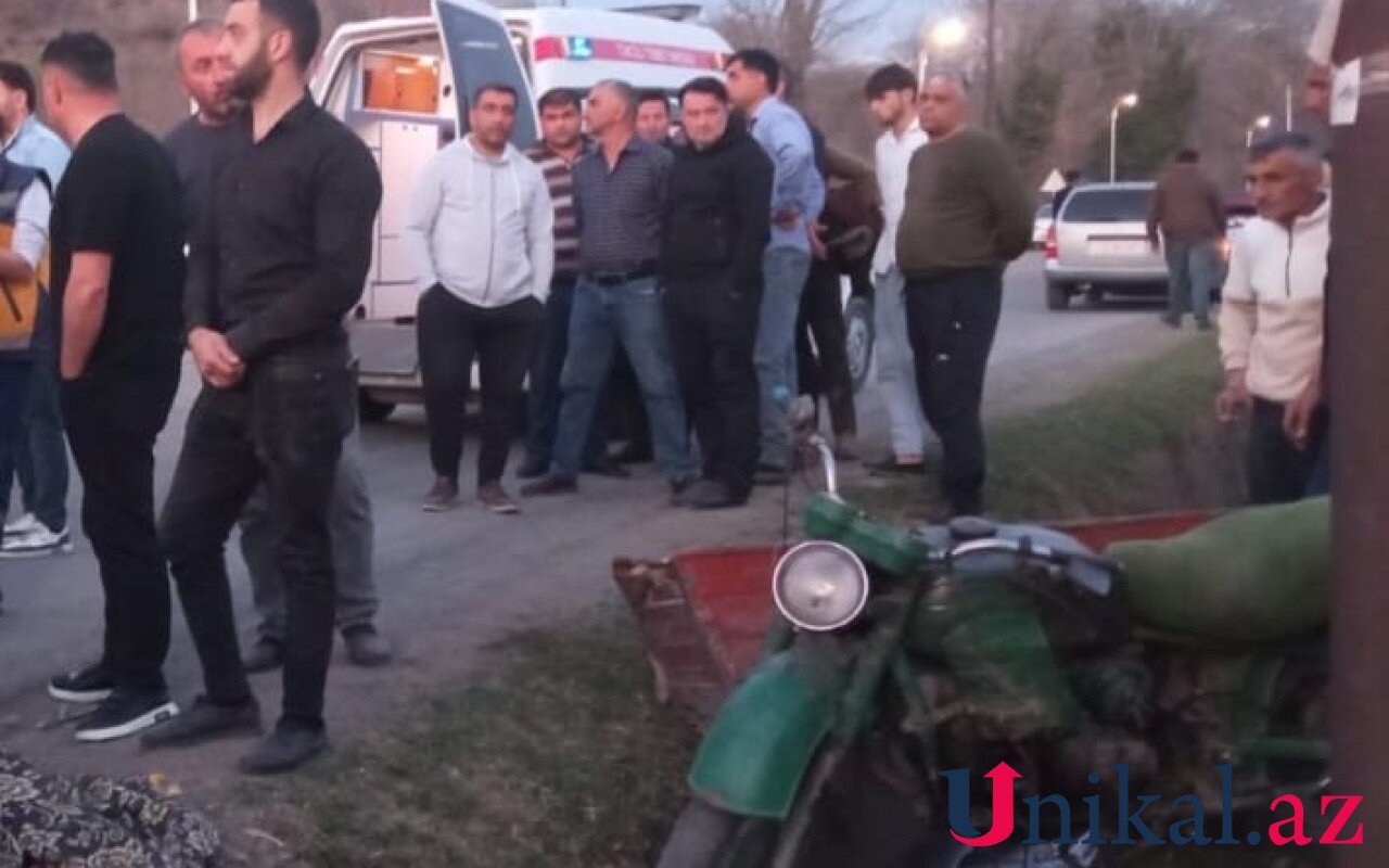 Zaqatalada motosiklet avtomobillə toqquşdu - Ölən var