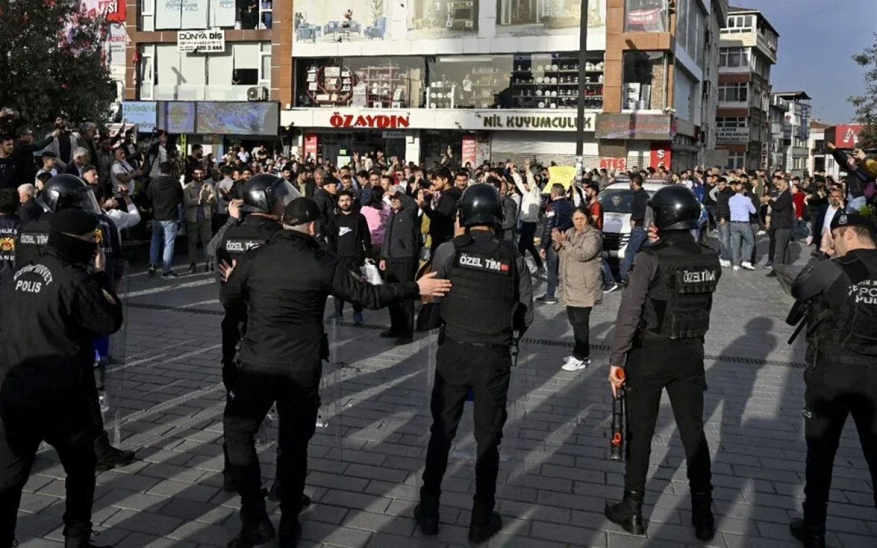 İstanbulda 206 etirazçının həbsi istənilir