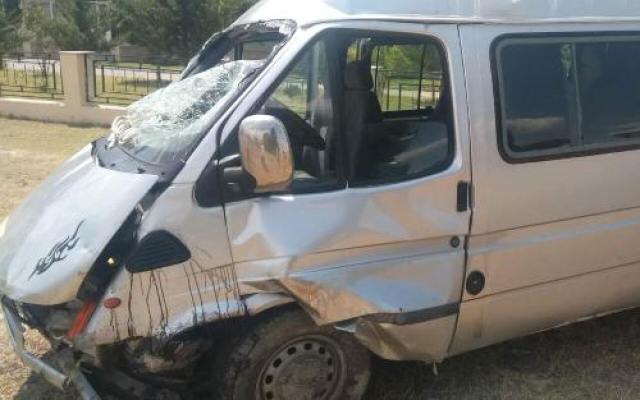 Yevlaxda daha bir sərnişin avtobusu qəzaya düşdü