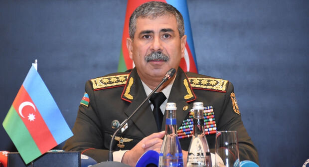 Zakir Həsənov şəxsi heyəti təbrik etdi
