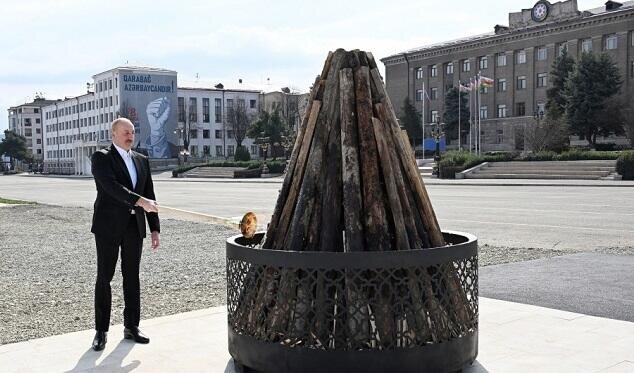 Əliyev Ağdərədə Novruz tonqalını alovlandırdı