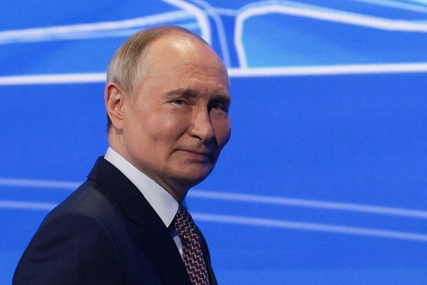 Putin və Trampın söhbəti başladı
