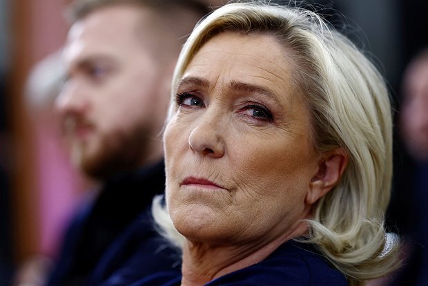 Le Pen Trampın Ukraynaya hərbi yardımı dayandırmasını tənqid etdi