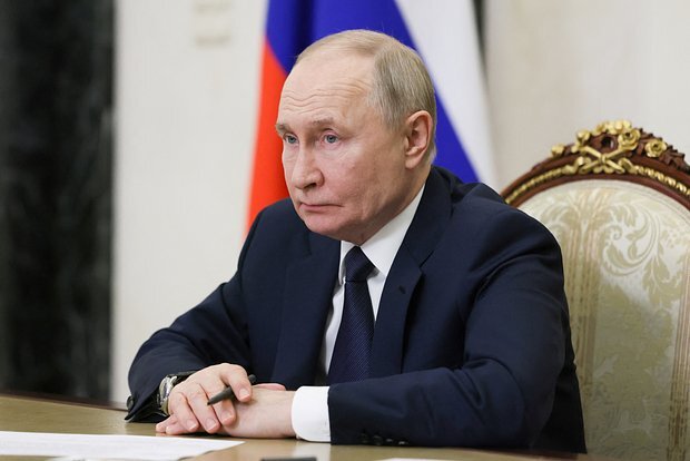 Lavrov Makronun Putinə zəngindən danışıb