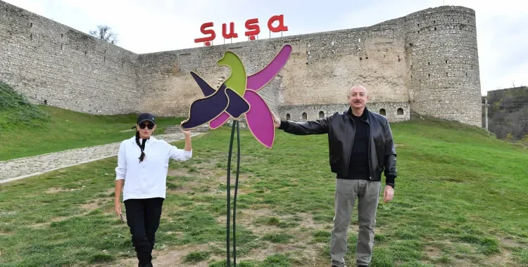 Prezident xanımı ilə Şuşada
