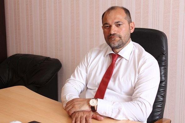 “Lukoyl”da ya benzindən kəsirlər, ya da puldan... - Deputat narazılıq etdi
