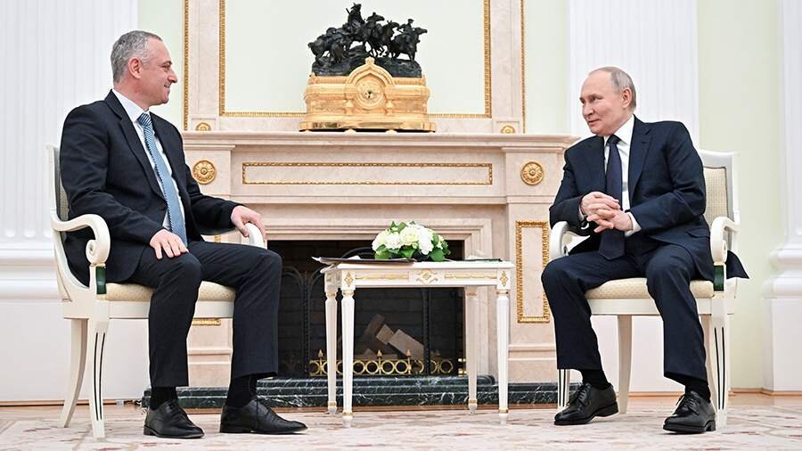 Putin görüşdə Qunbanı təbrik edib