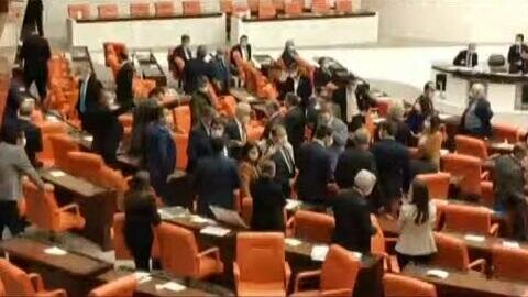 İmamoğlu həbs edildi, TBMM-də gərginlik