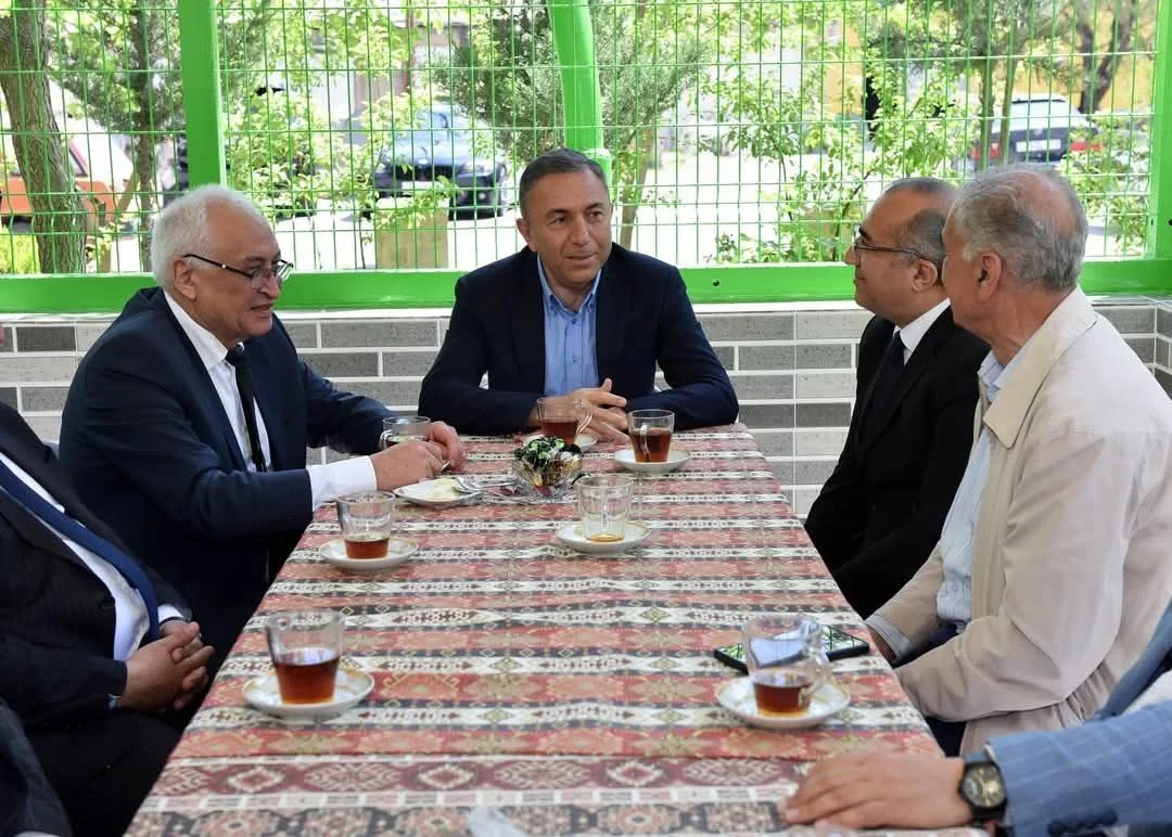 Tahir Mirkişilinin möcüzəvi "besedka"sı