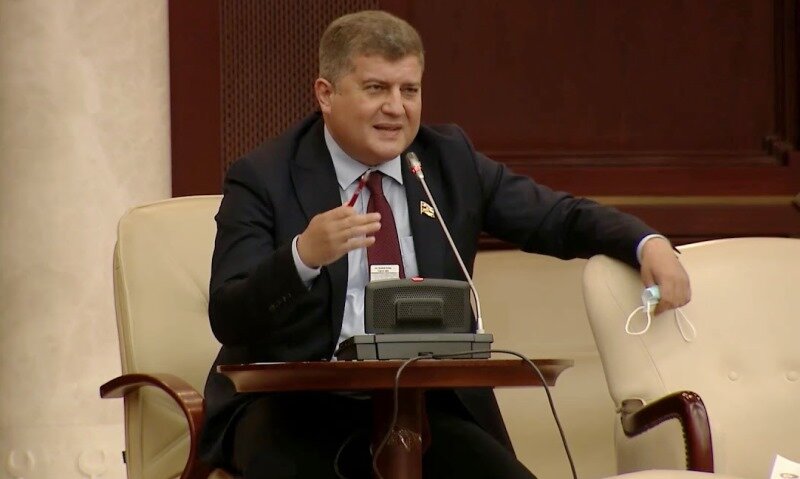 Xanlar Vəliyevin əleyhinə səs verən yeganə deputat kimdir?