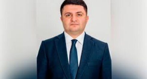 Başçının müavini Bakıda 3 mərtəbəli ticarət mərkəzi tikdirib