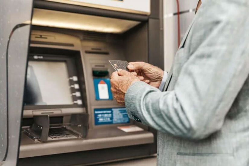 Vətəndaş maaş və pensiyasını istədiyi bankdan ala biləcək