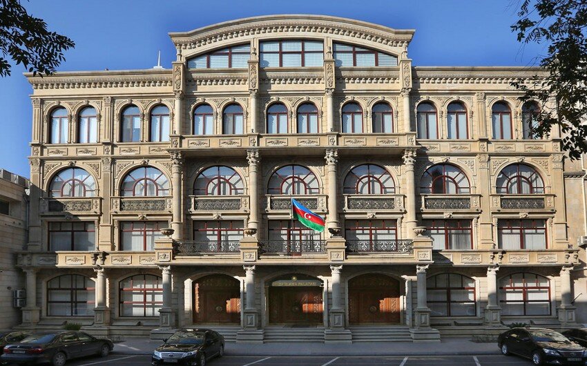 Daha bir nazirliyə XƏBƏRDARLIQ EDİLDİ