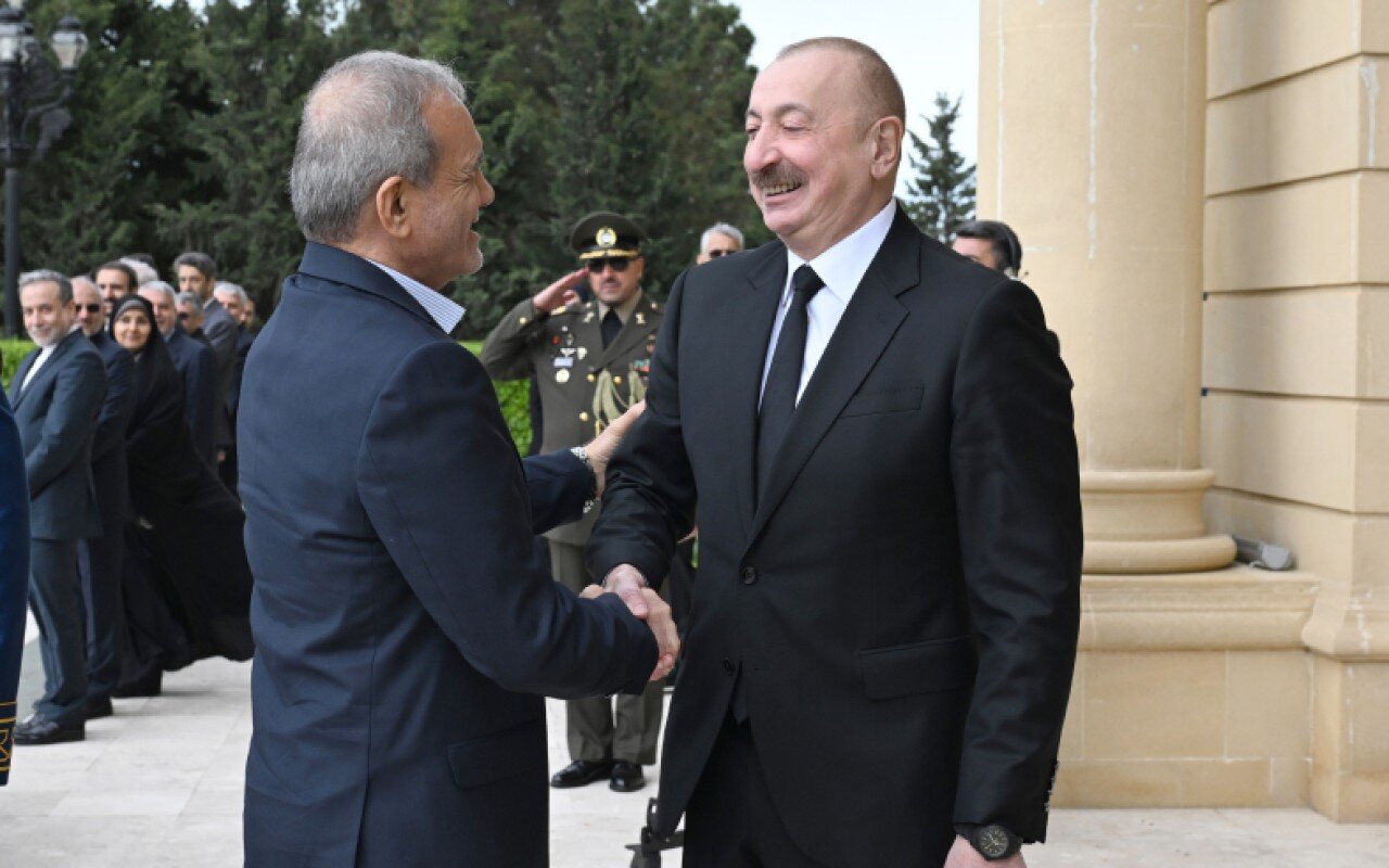 "Qardaşımın yenidən qonağı olacağam" - Pezeşkian