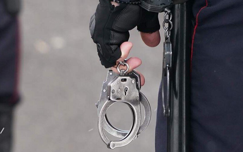 Polis psixotrop tərkibli həb satan şəxsləri saxlayıb