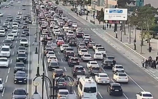 Hazırda bu yollarda tıxac var - SİYAHI