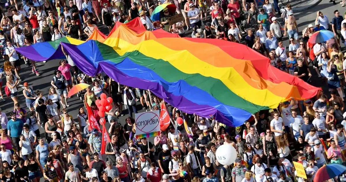 Bu ölkə LGBT yürüşlərini qadağan edəcək