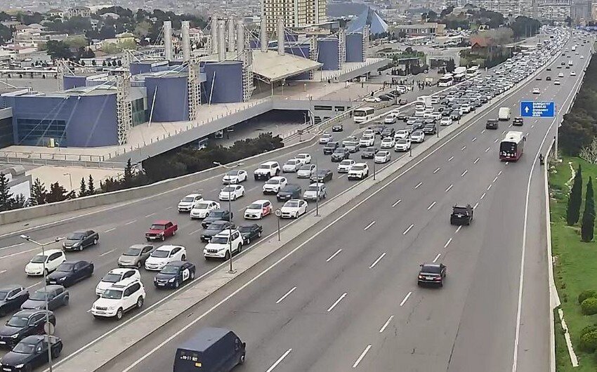 Bakının bir sıra yollarında tıxac müşahidə edilir