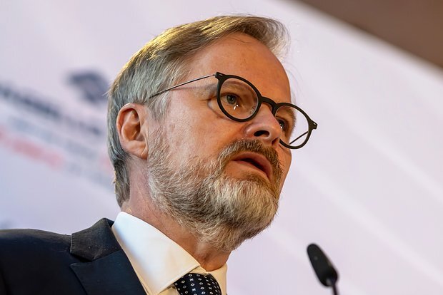 Çexiyanın baş naziri Dmitri Medvedevin Haşeklə bağlı "təhdidlərinə" reaksiya verdi