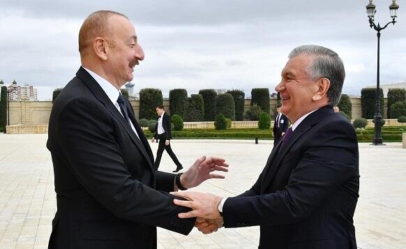 Mirziyayev İlham Əliyevə zəng etdi