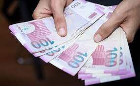 Məmurların maaş və pensiyaları ilə bağlı YENİ QƏRAR