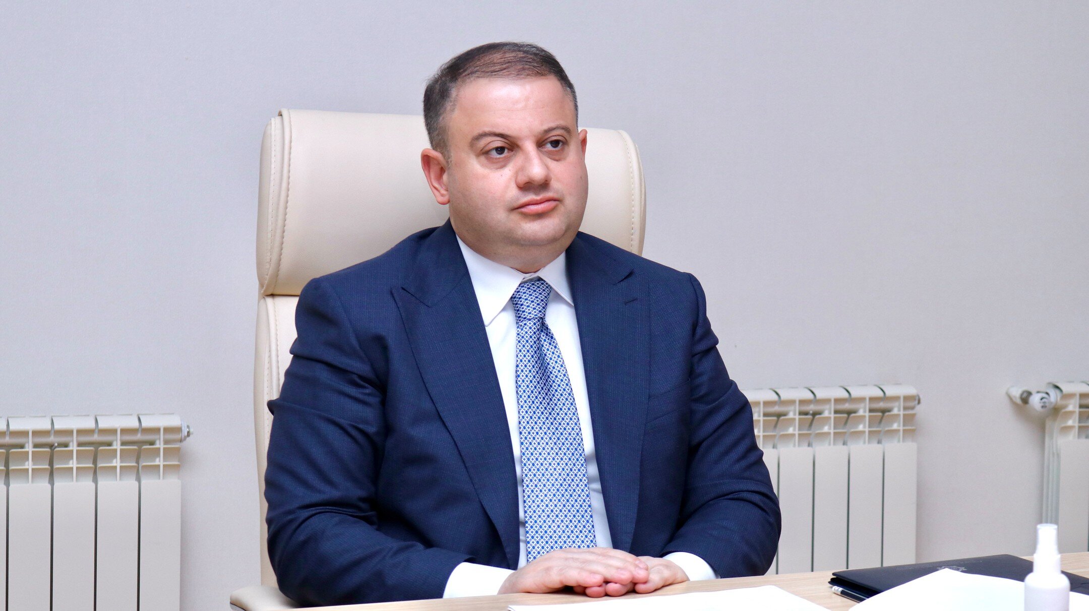 Oğuzda çayın yatağından kimlər qanunsuz daşınma edir?