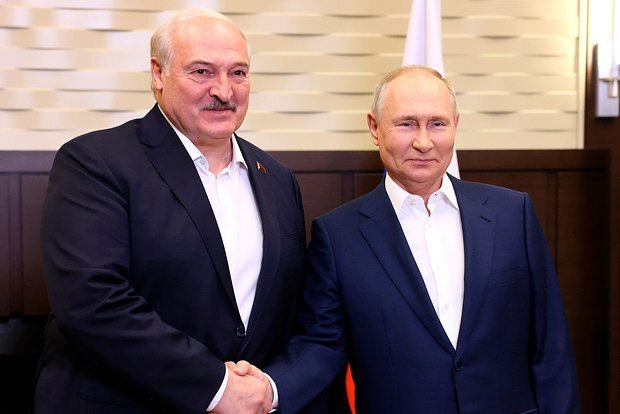 Putin Lukaşenko ilə telefon danışığı aparıb