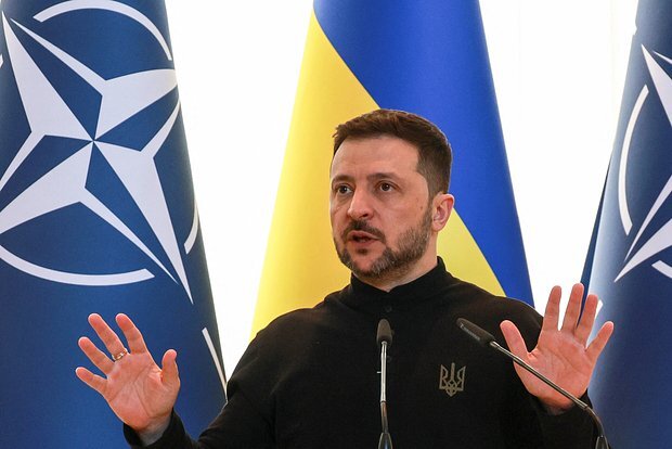 Zelenski ərazi məsələsinin müzakirəsinə başlamaq üçün şərtləri açıqlayıb