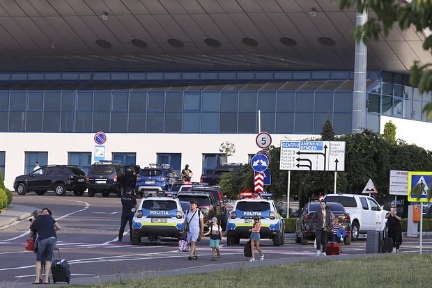 Markell Qüdsə uçmazdan əvvəl polis Kişinyov hava limanını bağlayıb