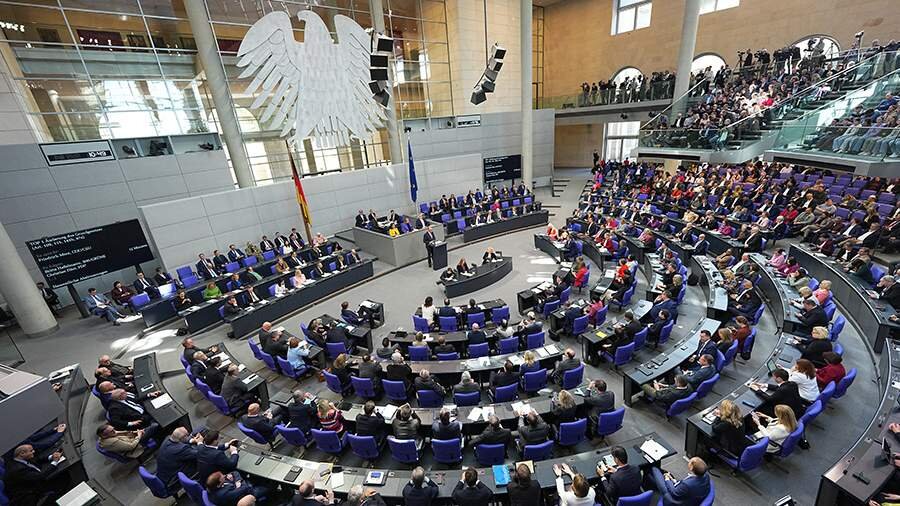 Berlin tədbirlərdə Rusiya və Sovet bayraqlarını qadağan edəcək