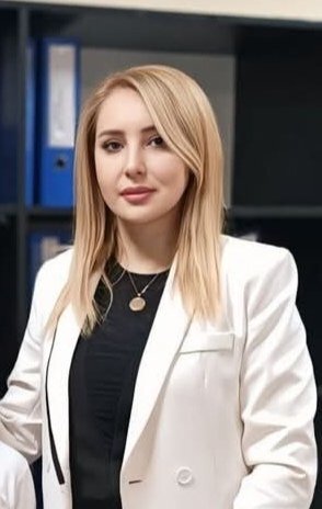 Siciliyada istirahət edən məktəb direktoru övladına dəbdəbəli toy etdi